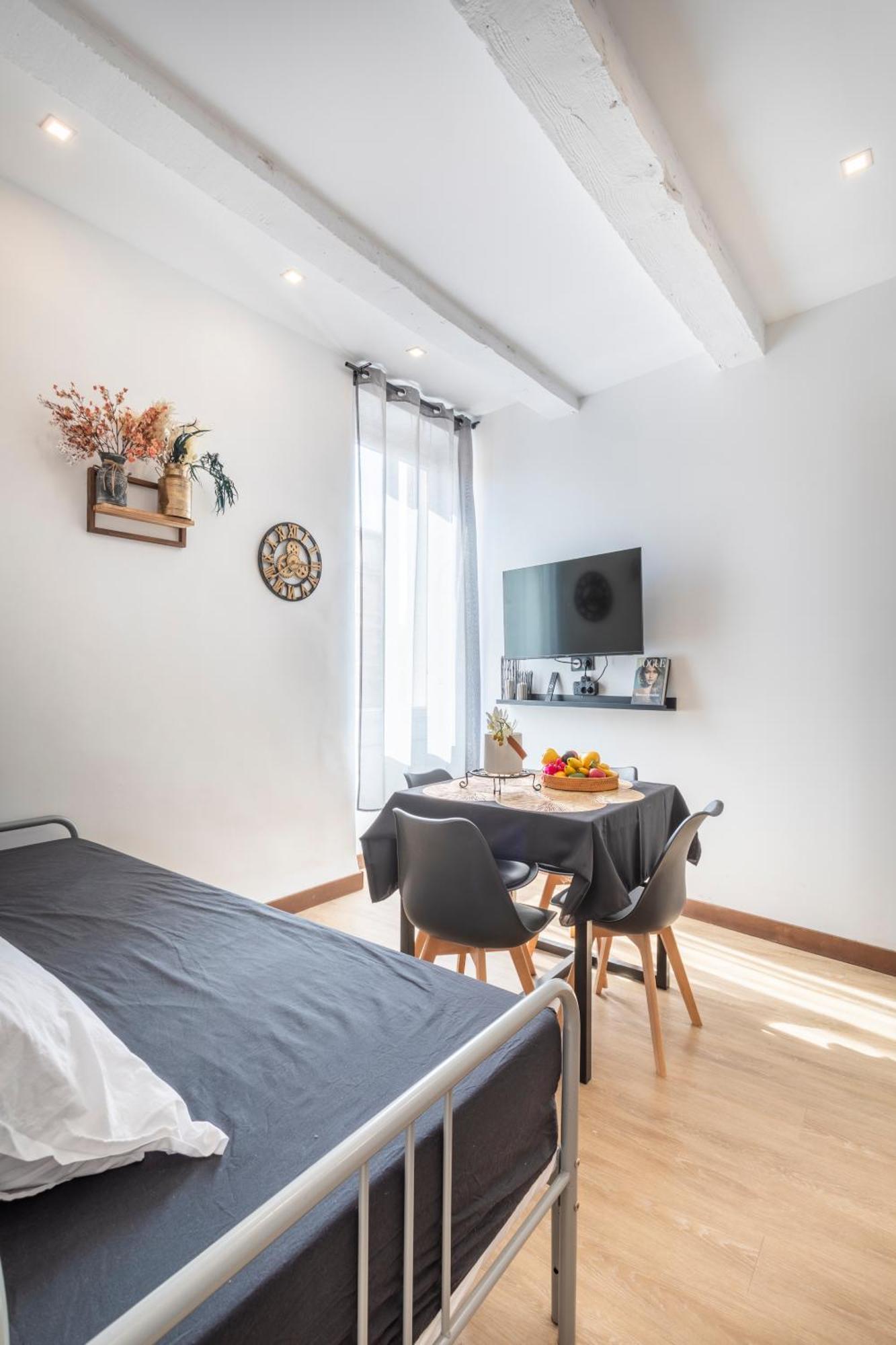 Adira Marseille Panier 2 Etoiles Apartment Exterior photo