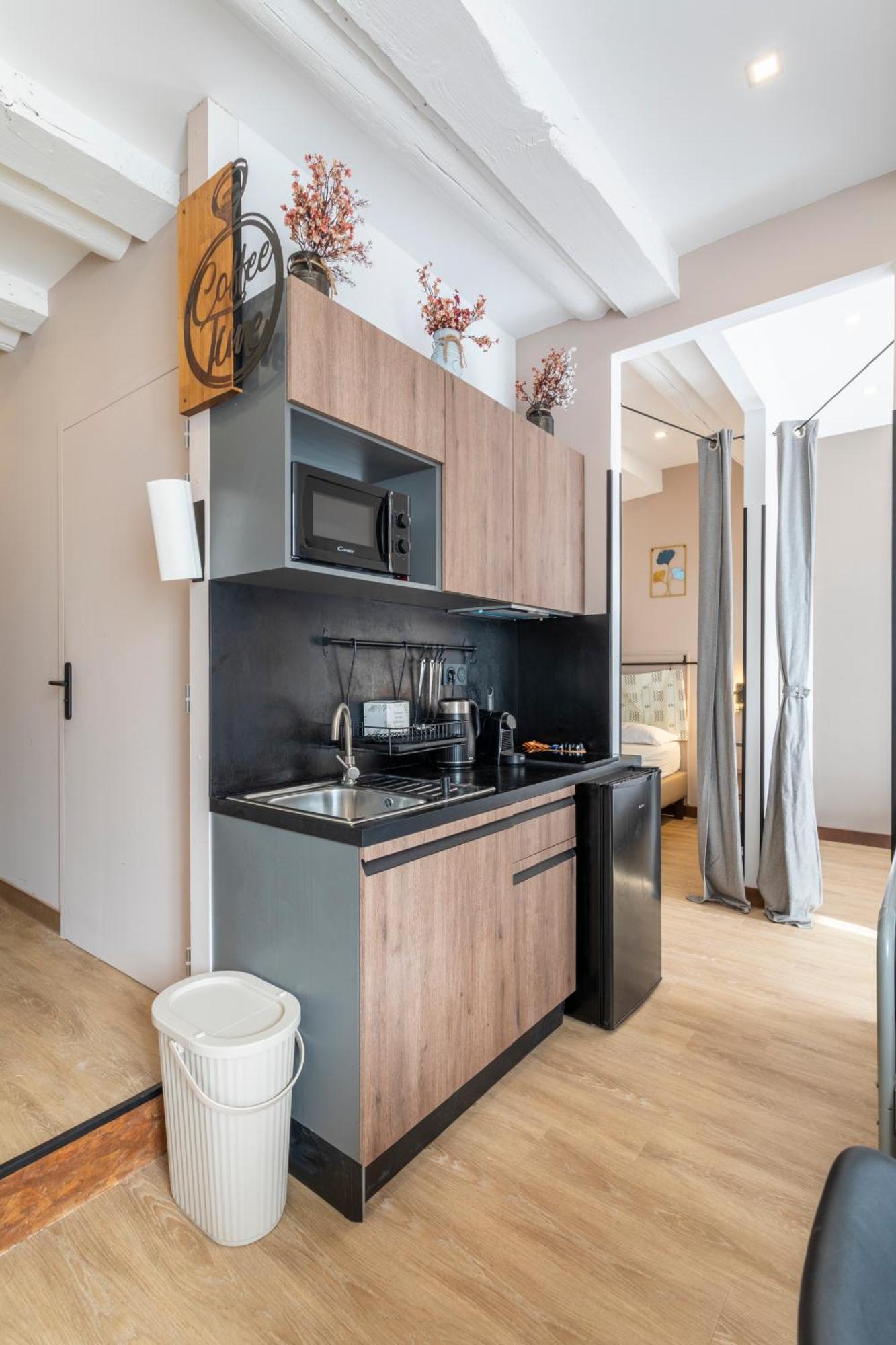 Adira Marseille Panier 2 Etoiles Apartment Exterior photo