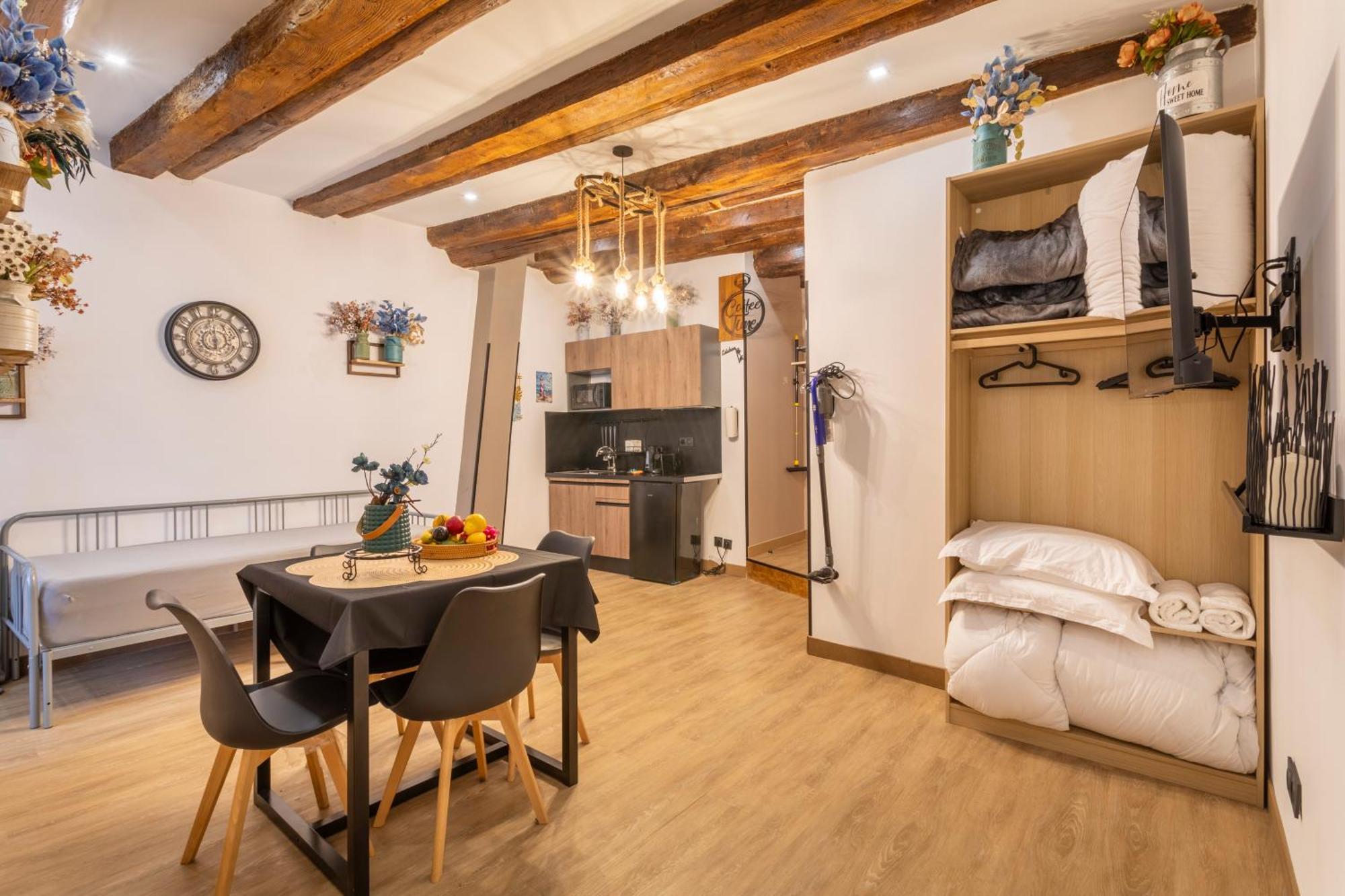 Adira Marseille Panier 2 Etoiles Apartment Exterior photo